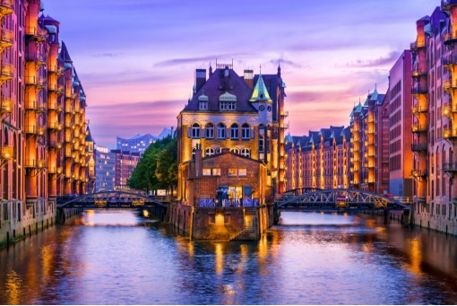 20 June, Day 7: Discover Hamburg - City Tour (5-star packages)