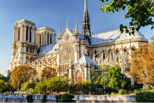 Your travel package includes one Paris Sights tour of your choice